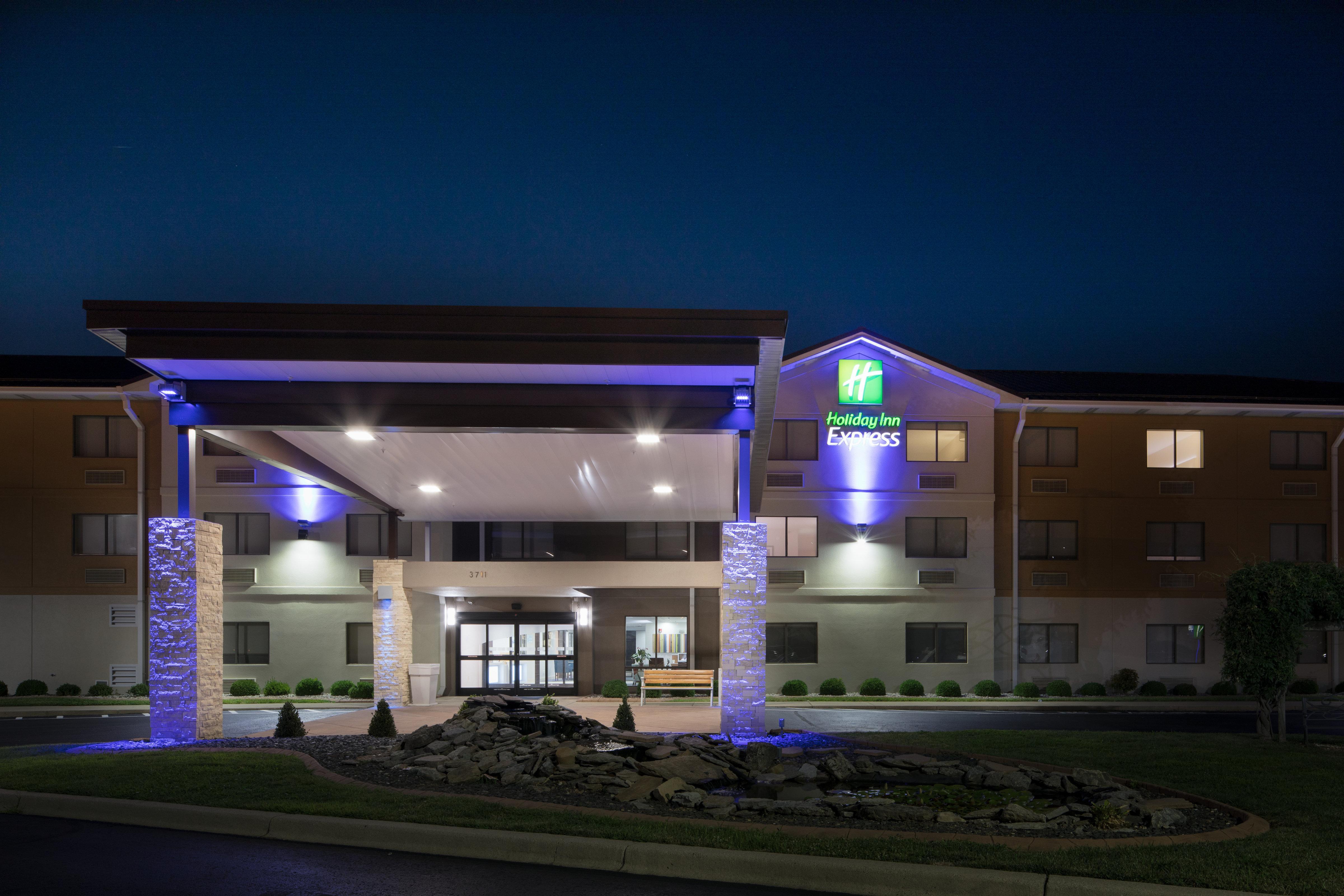 Holiday Inn Express Louisville Northeast, An Ihg Hotel Zewnętrze zdjęcie