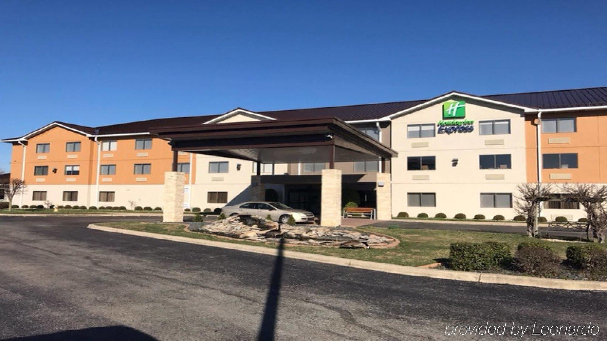 Holiday Inn Express Louisville Northeast, An Ihg Hotel Zewnętrze zdjęcie