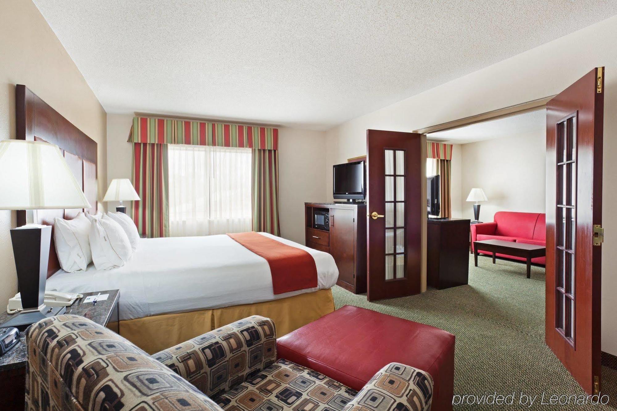 Holiday Inn Express Louisville Northeast, An Ihg Hotel Zewnętrze zdjęcie